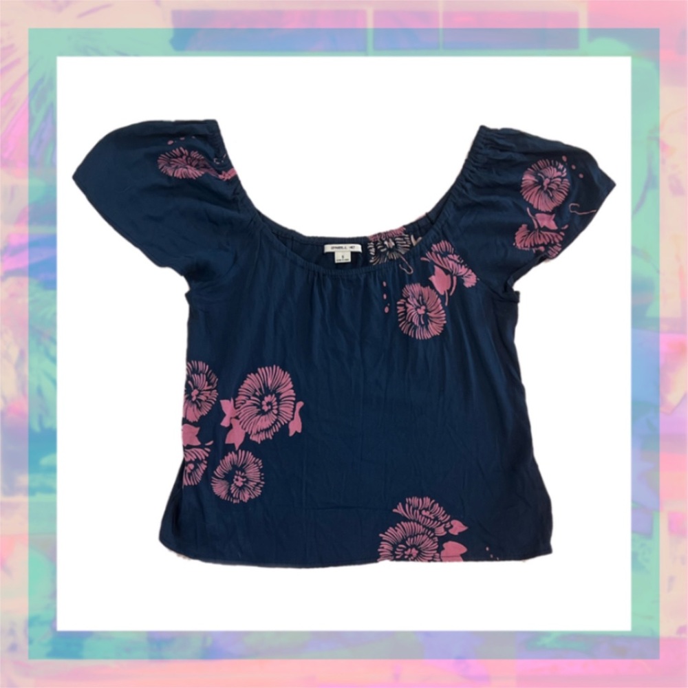 LIKE NEW 🌴 O’Neill Tropical Flowy Crop Tee